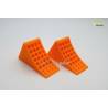 Paire de cales de roues oranges avec supports noirs 1/14 - Thicon 50094