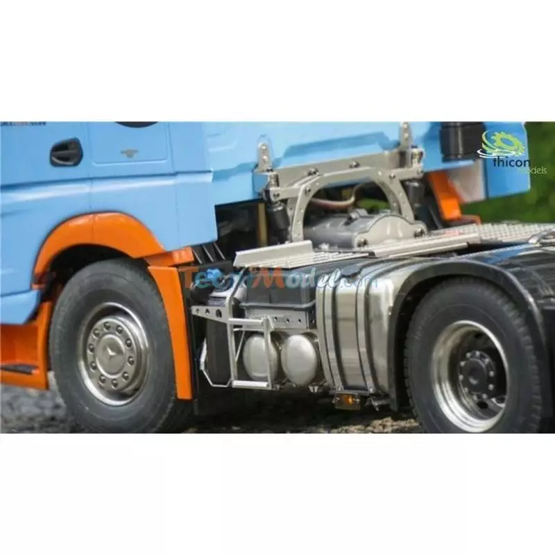 Marche-pied en inox pour Actros et Arocs 6x4 RC 1/14 - THICON MODELS 50115