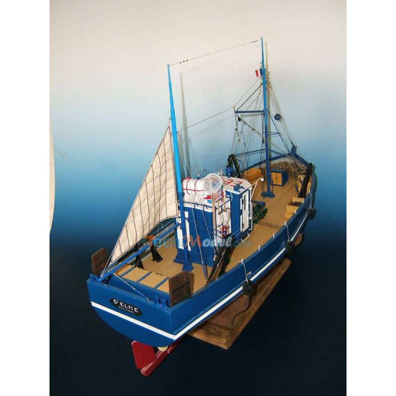 Saint-ELME Trawler 1/20 by Soclaine SE1300