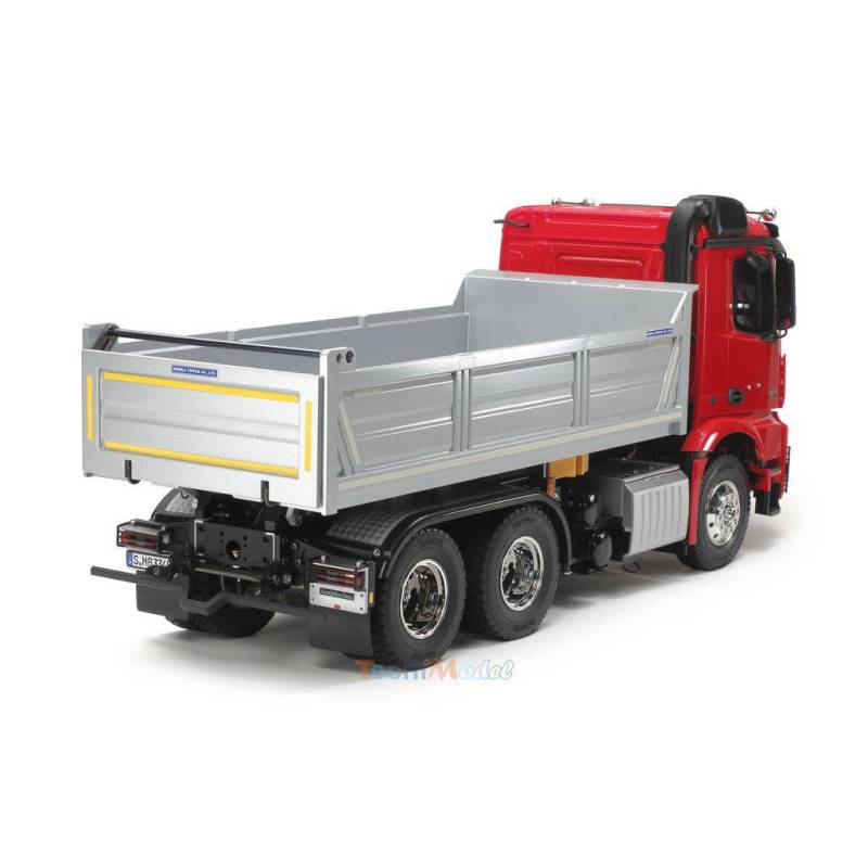 Camion RC Tamiya Mercedes Arocs 3348 benne 56361 version peint en rouge, livré sans système de levage