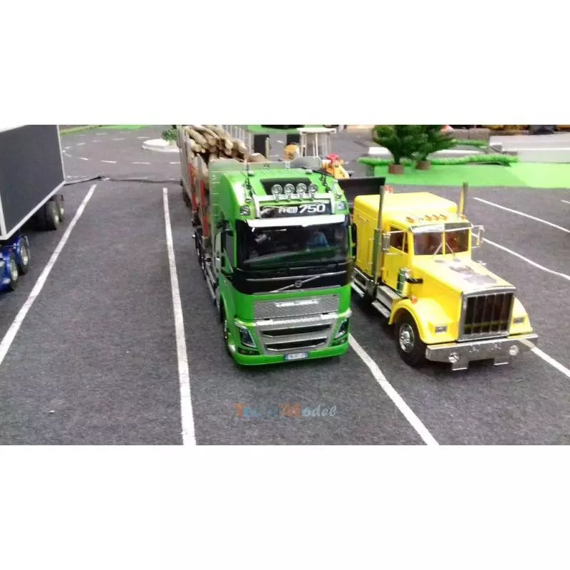Camion Tamiya 56360 Volvo FH16 Globetrotter + Carson Truck-Set
