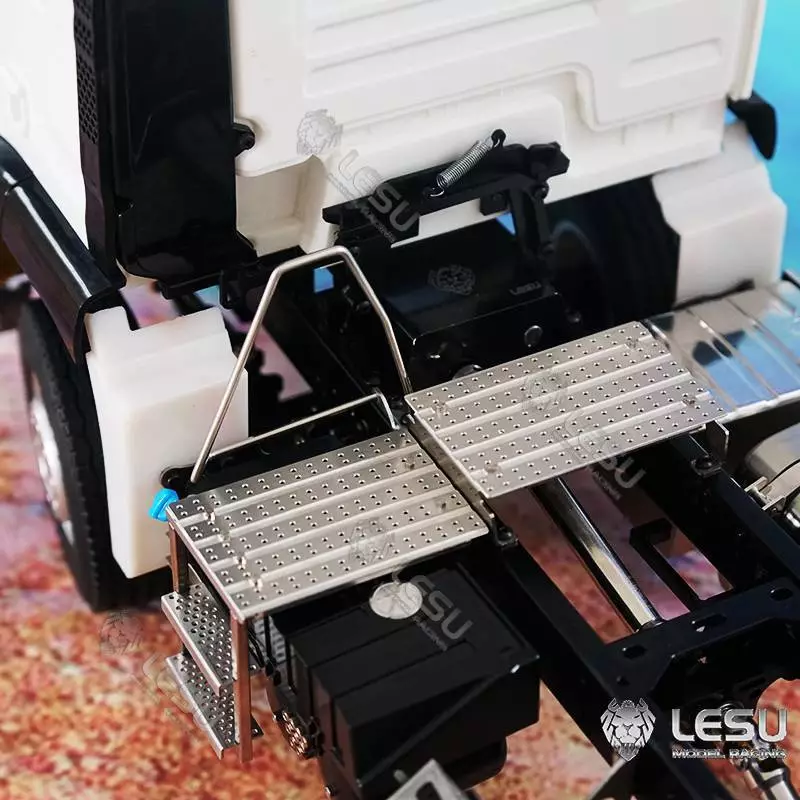 MAN TGS 4x2 1/14 RC Tractor Truck by LESU