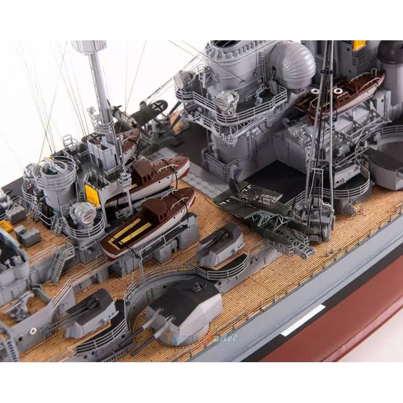 Bismarck Battleship 1/200 kit by AMATI