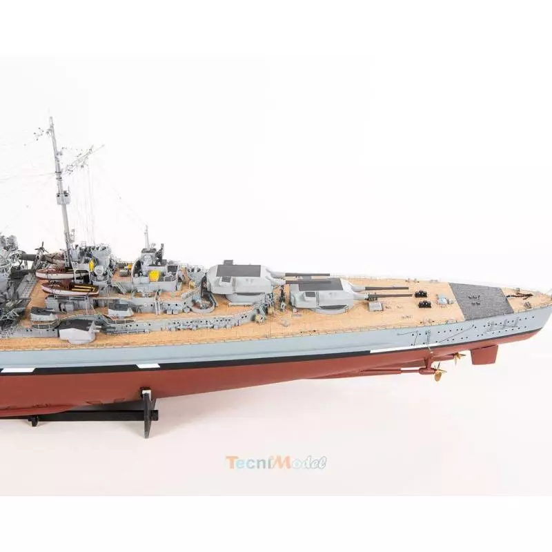 Bismarck Battleship 1/200 kit by AMATI