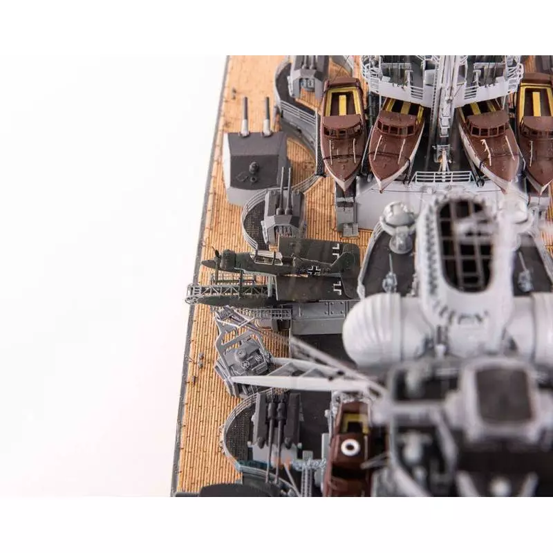 Bismarck Battleship 1/200 kit by AMATI