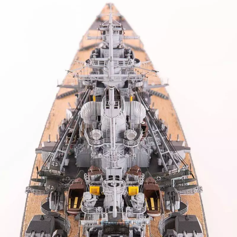 Bismarck Battleship 1/200 kit by AMATI