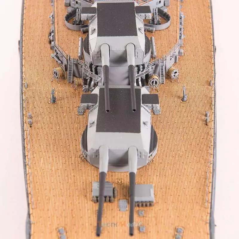 Bismarck Battleship 1/200 kit by AMATI