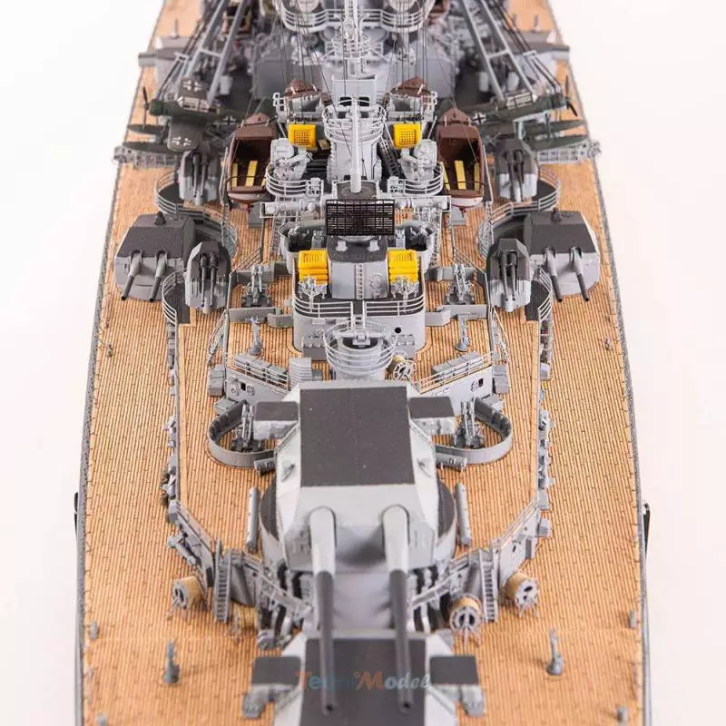 Bismarck Battleship 1/200 kit by AMATI