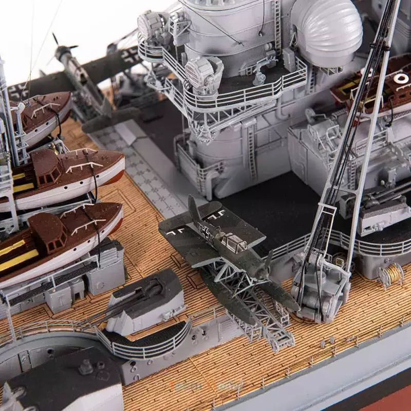 Bismarck Battleship 1/200 kit by AMATI