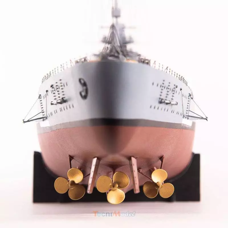 Bismarck Battleship 1/200 kit by AMATI