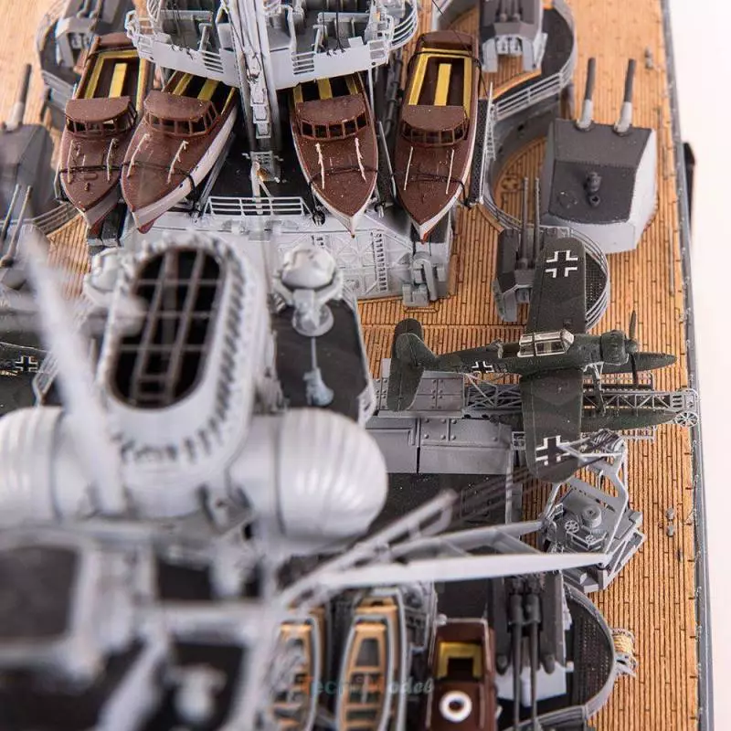 Bismarck Battleship 1/200 kit by AMATI