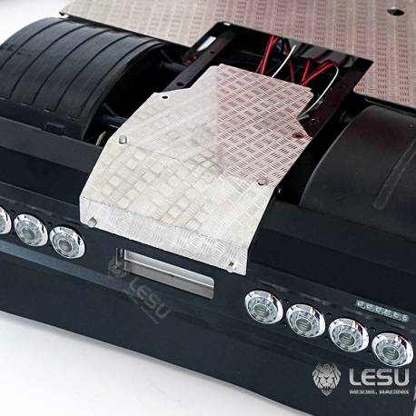 Pare-chocs arrière avec feux ronds et feux de gabarit pour camion européen 1/14 à suspension pneumatique - LESU S-1276-B
