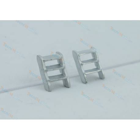 2 Escaliers en métal 10 x 8 mm