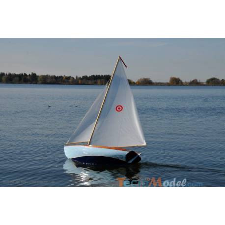 Bullseye RC Sailboat by Aero-Naut