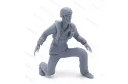 Sauveteur en mer accroupi 1/20