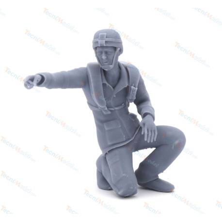 Sauveteur en mer agenouillé 1/25