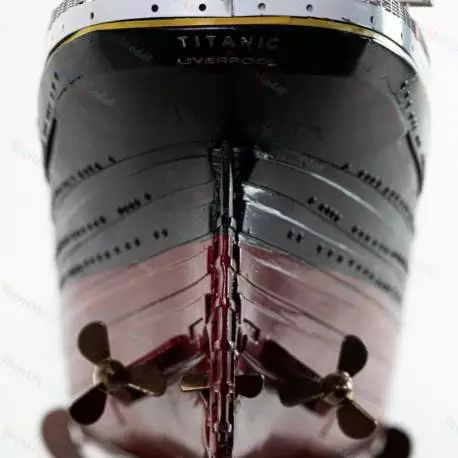 TITANIC 1/250 Kit by AMATI