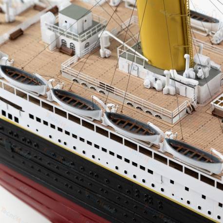 TITANIC 1/250 Kit by AMATI