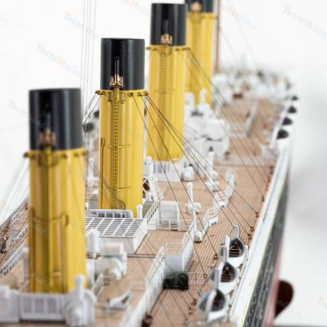 TITANIC 1/250 Kit by AMATI
