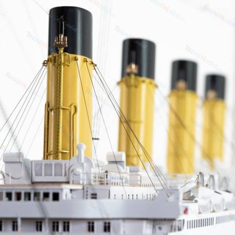 TITANIC 1/250 Kit by AMATI