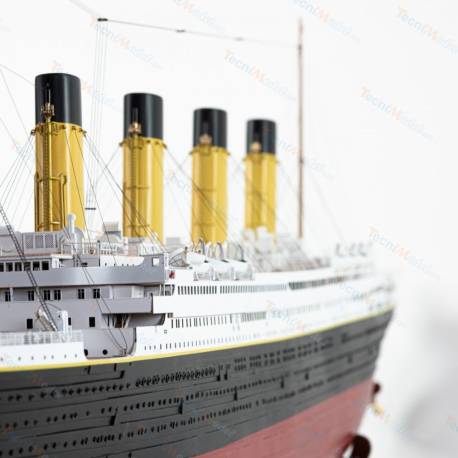 TITANIC 1/250 Kit by AMATI
