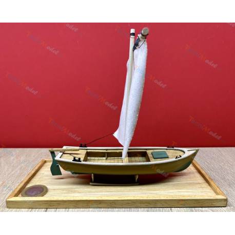 Canot à voile construction bois 1/35