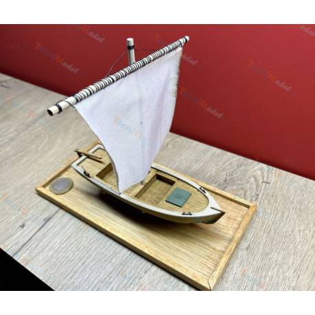 Canot à voile construction bois 1/35