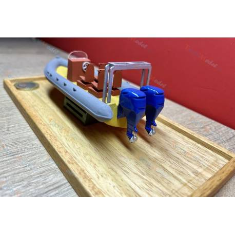 Zodiac type Semi-Rigid boat kit 1/50