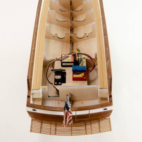 Le GRAND BANKS - Yacht classique de AMATI - Échelle 1/20 - AMATI B1607