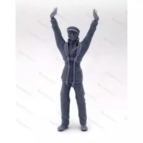 1 Figurine de marin debout bras levés avec casquette 1/40