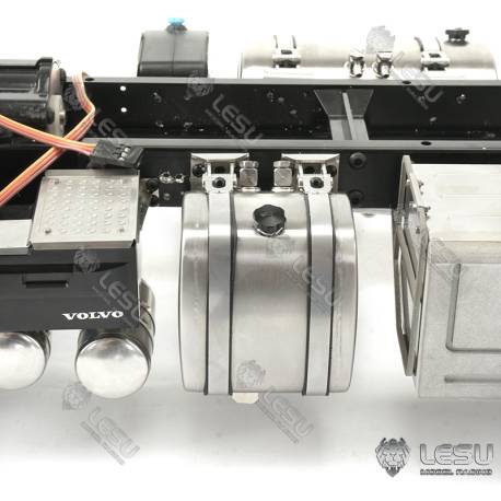 Réservoir en inox de 50mm pour Volvo FH16 1/14 - LESU G-6244-A-50