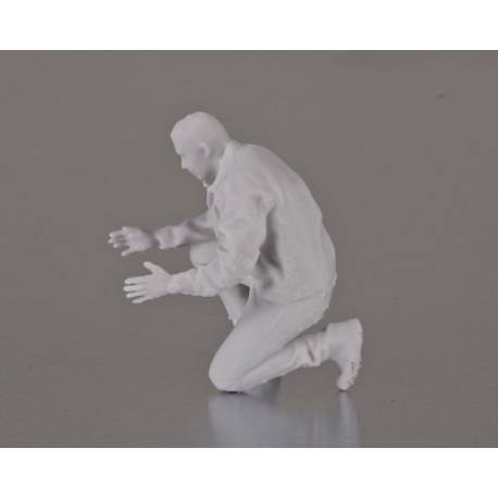 1 Figure d'homme à genoux 1/25 en résine 3D Krick 64172