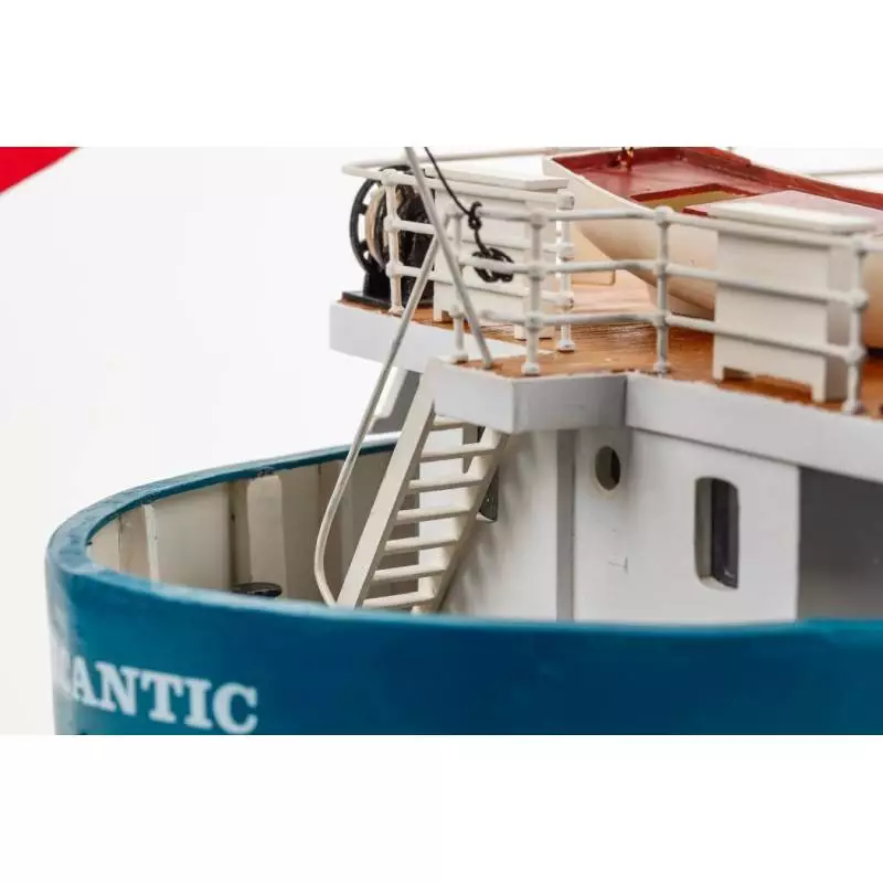Mercantic Freighter in 1/50 scale from Billing-Boats