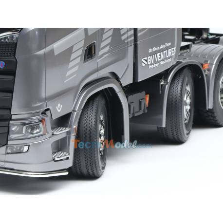 Camion RC Tamiya Scania 770 S V8 Tracteur Lourd 8x4/4 1/14 avec lumières et sons et radiocommande 14 voies LCD (Pack complet)