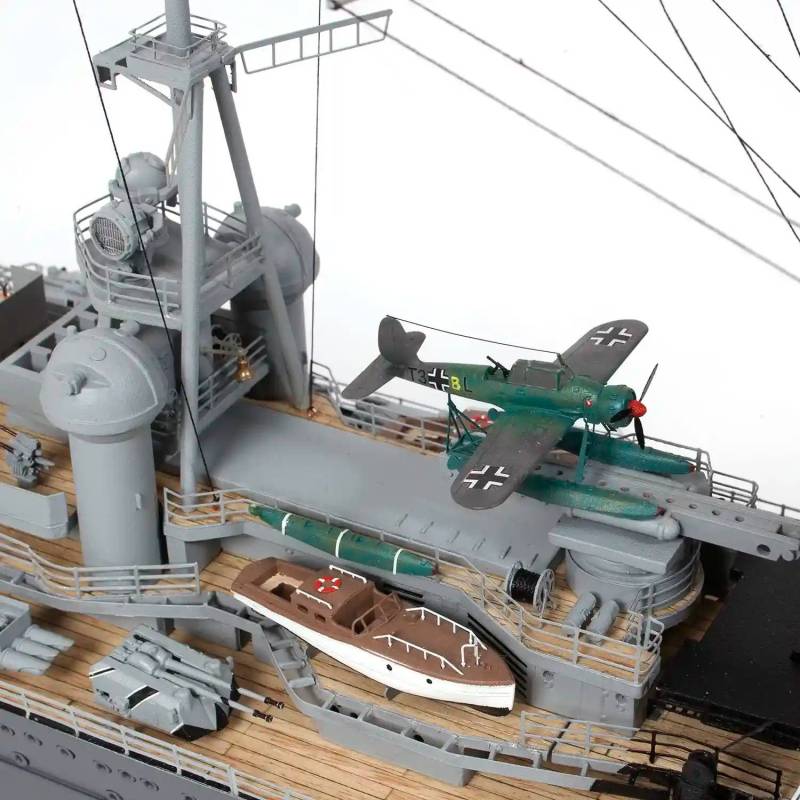 Kit du croiseur lourd Prinz Eugen 1/200 de OCCRE
