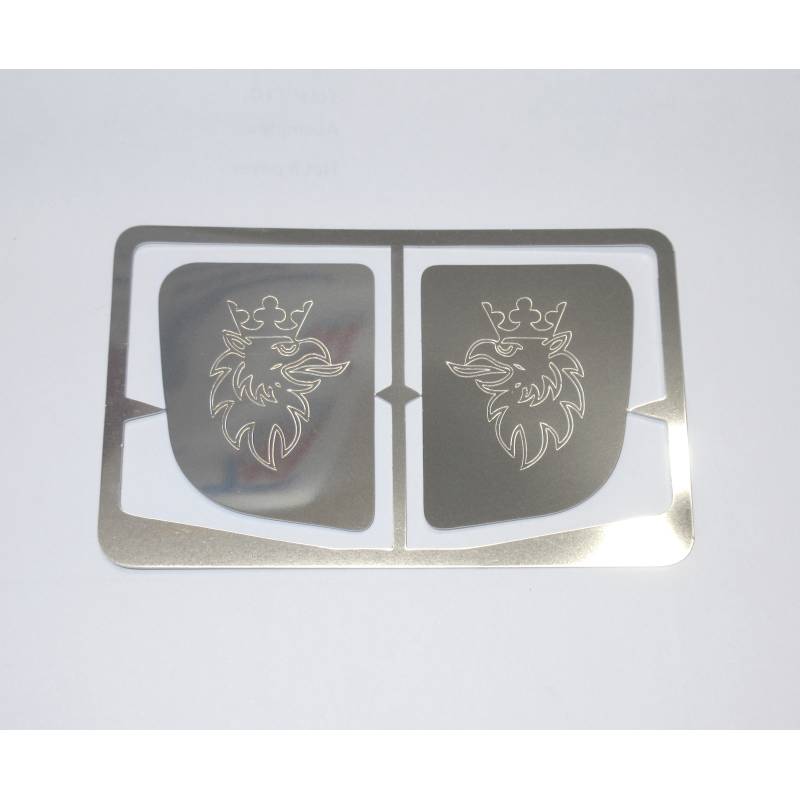 Décoration chromée de fenêtres latérales pour Scania R 1/14 avec motif Griffon gravé - SCALE PARTS SP-01-04-067