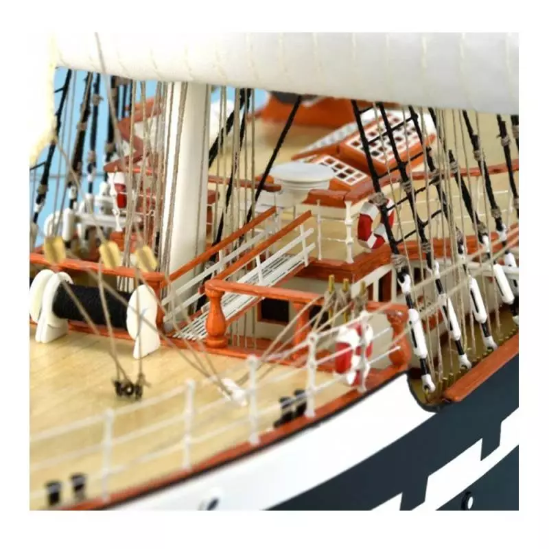 Maquette en bois à construire du voilier BELEM au 1/75 de Artesania Latina 22519.