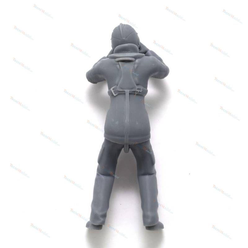 1 SNSM crewman figure 1/20 with binoculars