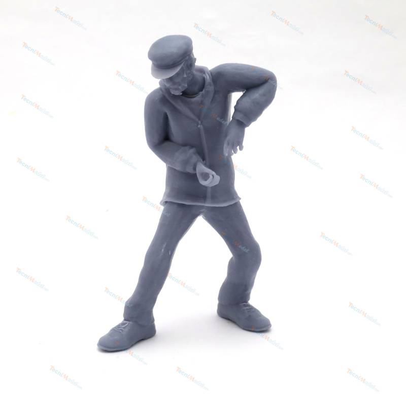 1 Figure of a standing fisherman pulling a rope 1/20