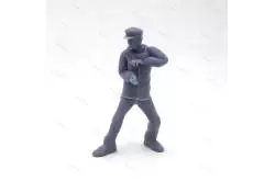 1 Figurine de marin pêcheur debout de profil 1/25