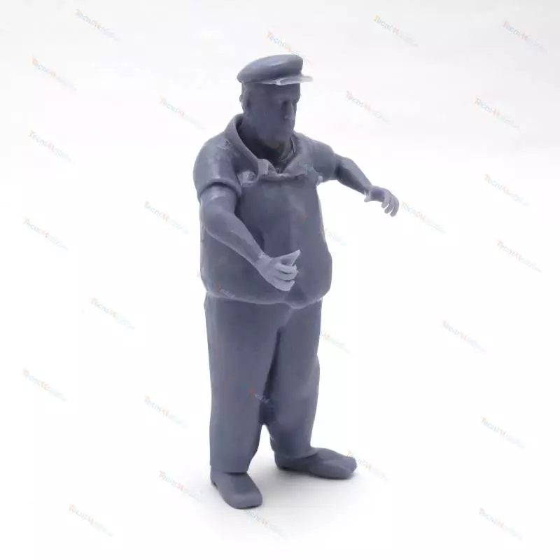1 Figurine de marin à la barre 1/20