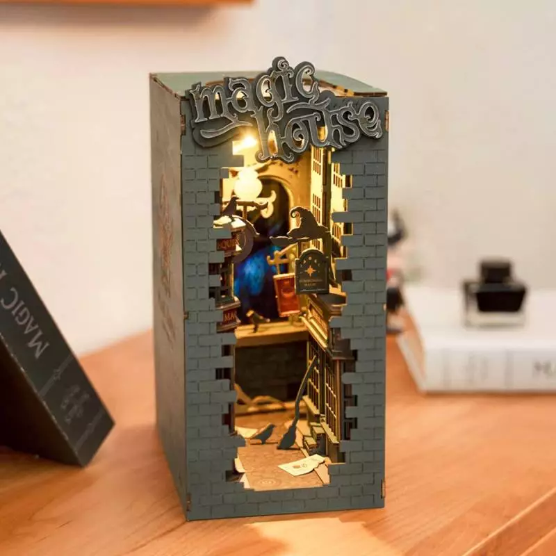 Book Nook Magic house
Robotime TGB03