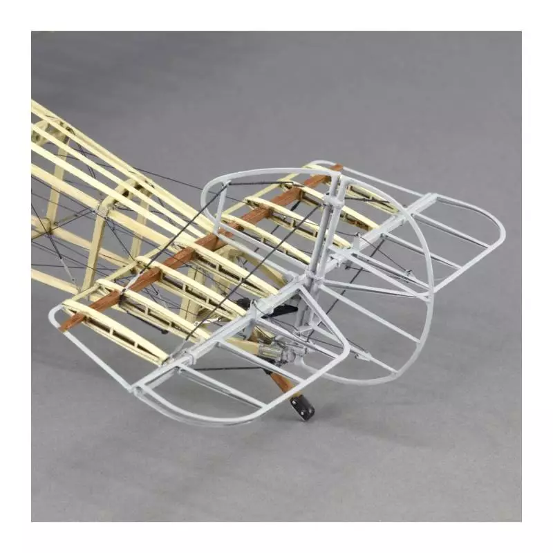 SOPWITH CAMEL F1 1918 1/16
Artesania Latina 20351
