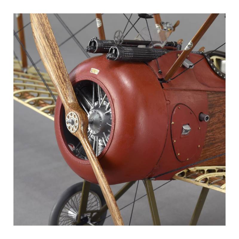 SOPWITH CAMEL F1 1918 1/16
Artesania Latina 20351