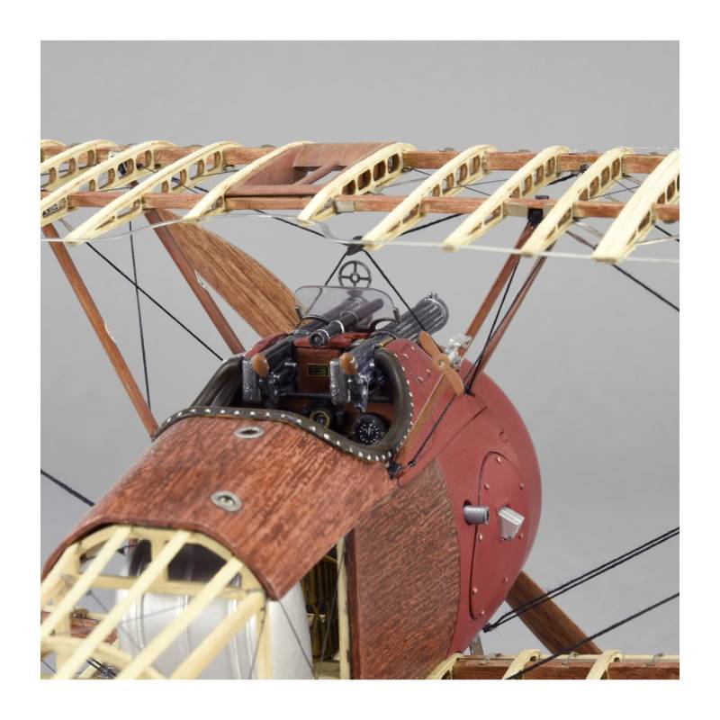 SOPWITH CAMEL F1 1918 1/16
Artesania Latina 20351