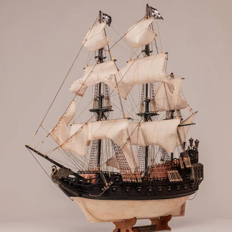 The Black Swan Pirate Ship Model
Occre 12012