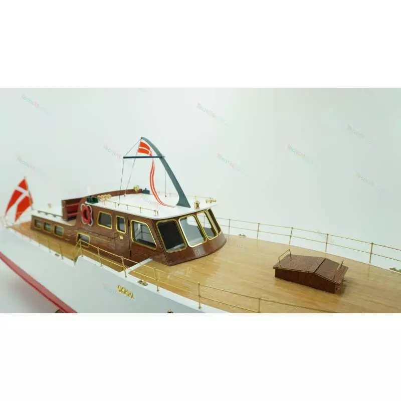 Yacht Admiral 1/20 Billing Boats
Billing Boats 619