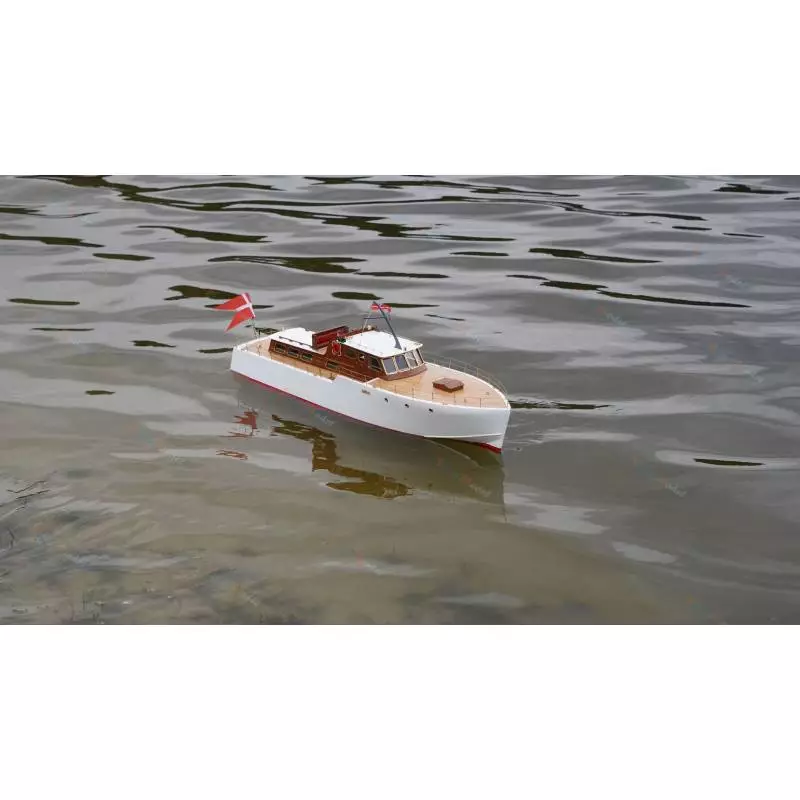 Yacht Admiral 1/20 Billing Boats
Billing Boats 619