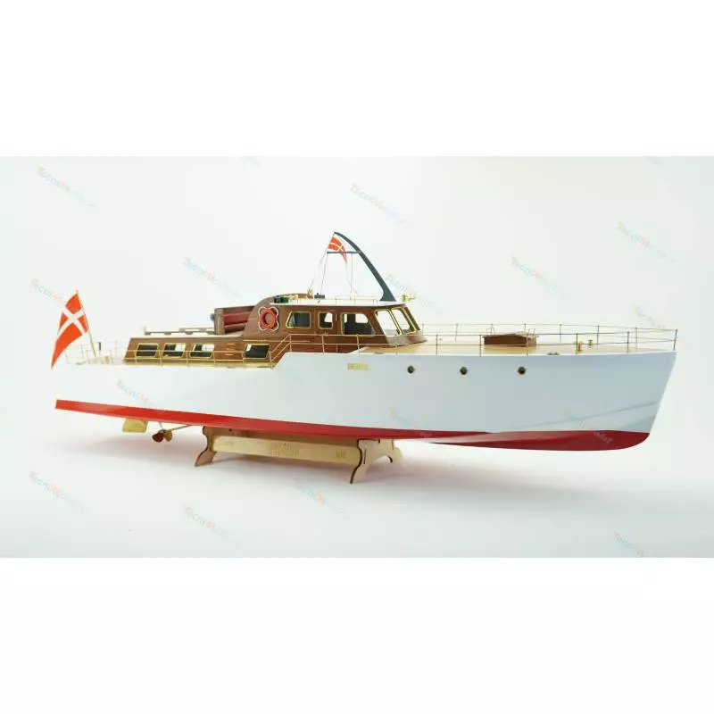 Yacht Admiral 1/20 Billing Boats
Billing Boats 619