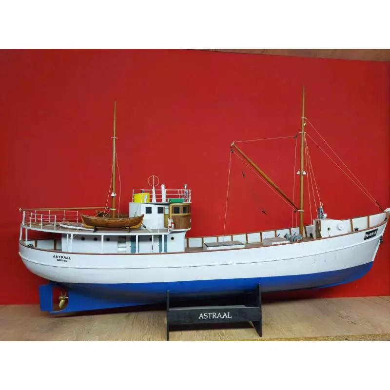 "ASTRAAL" Bateau de pêche nordique tout bois au 1/30